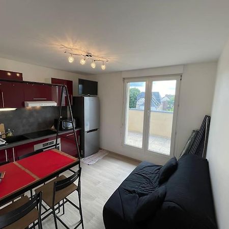 Persea Yourhosthelper Ouistreham Bagian luar foto