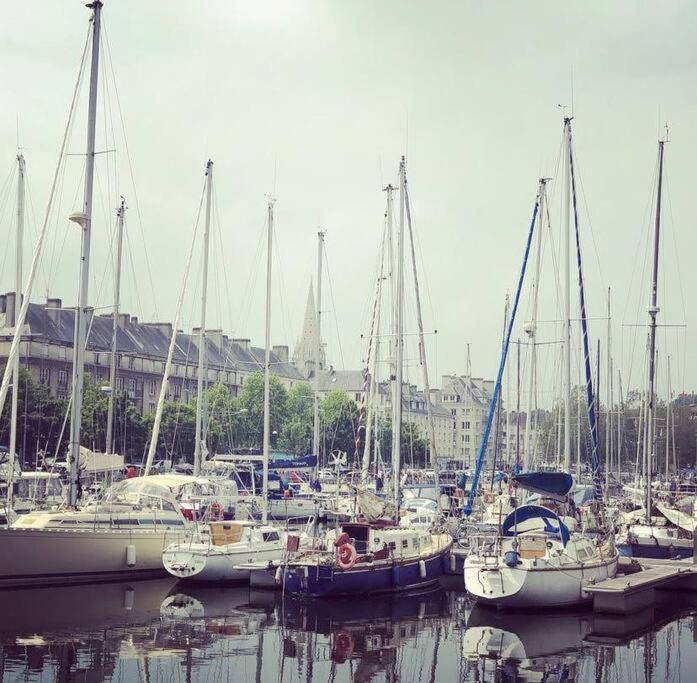 Persea Yourhosthelper Ouistreham Bagian luar foto